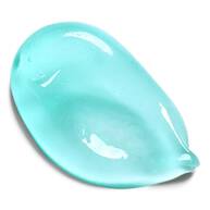 Texture de gel turquoise translucide, presentee en gros plan sur fond blanc.​