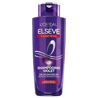 Bouteille de shampooing violet dejaunisseur Elseve Color-Vive L'Oreal Paris sur fond blanc, concu pour neutraliser les reflets jaunes et oranges des cheveux meches, blonds ou blancs.​