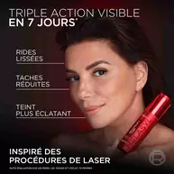 Portrait de l'actrice Eva Longoria a cote du serum, avec un texte annoncant une "Triple action visible en 7 jours" sur les rides lissees, les taches reduites et un teint plus eclatant.​